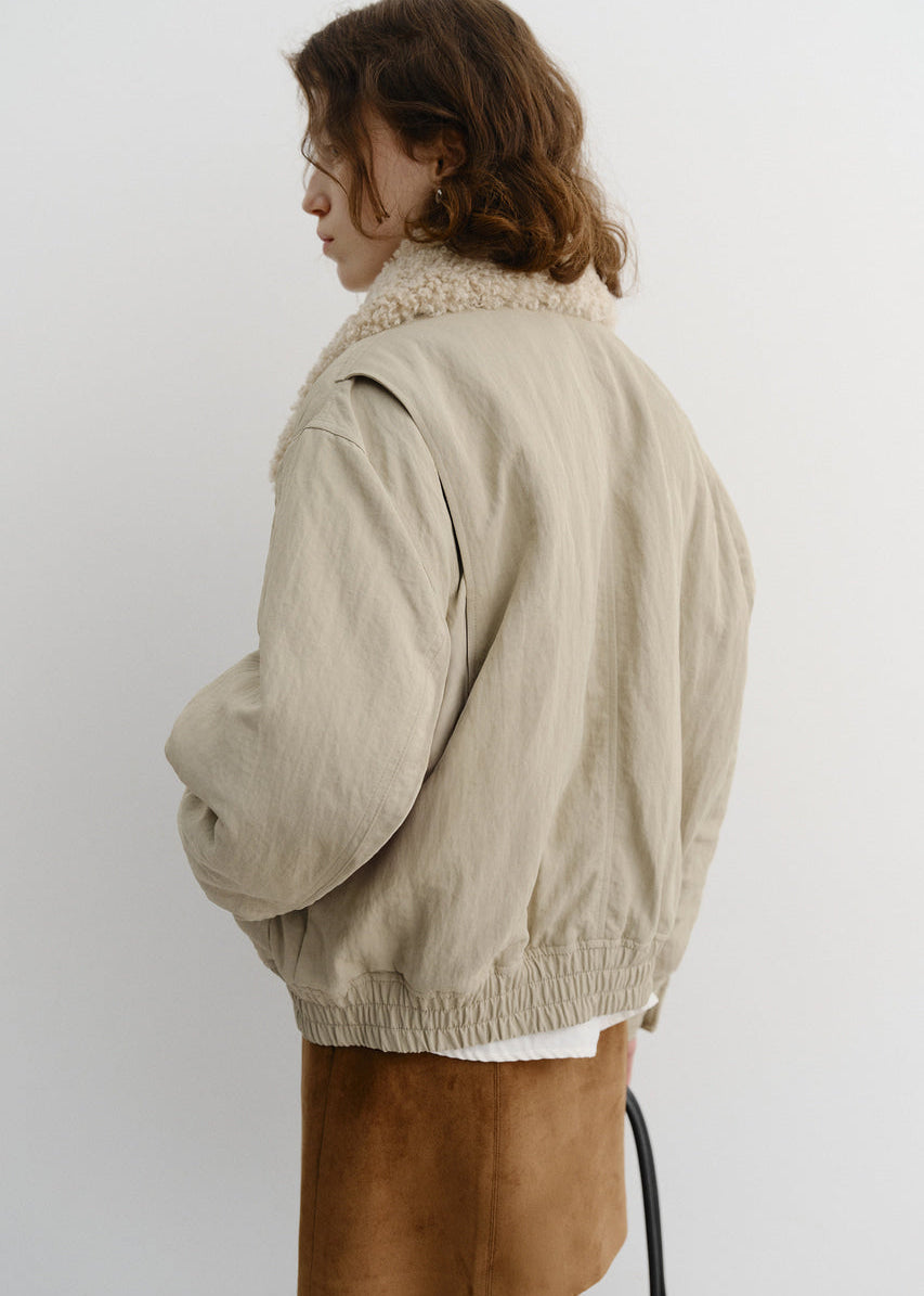 Утеплений бомбер від Dunst